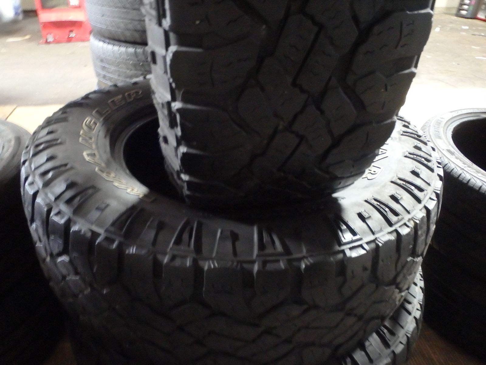 275/70R18 GOODYEAR WRANGLER DURATRAC PAIR OF TWO USED TIRES