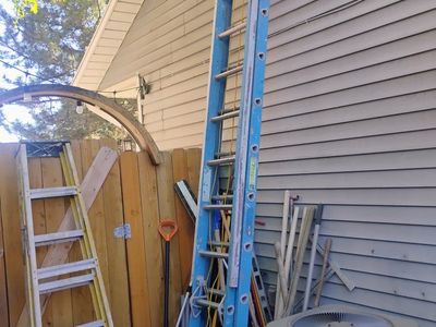 24 feet fiberglass extension ladder