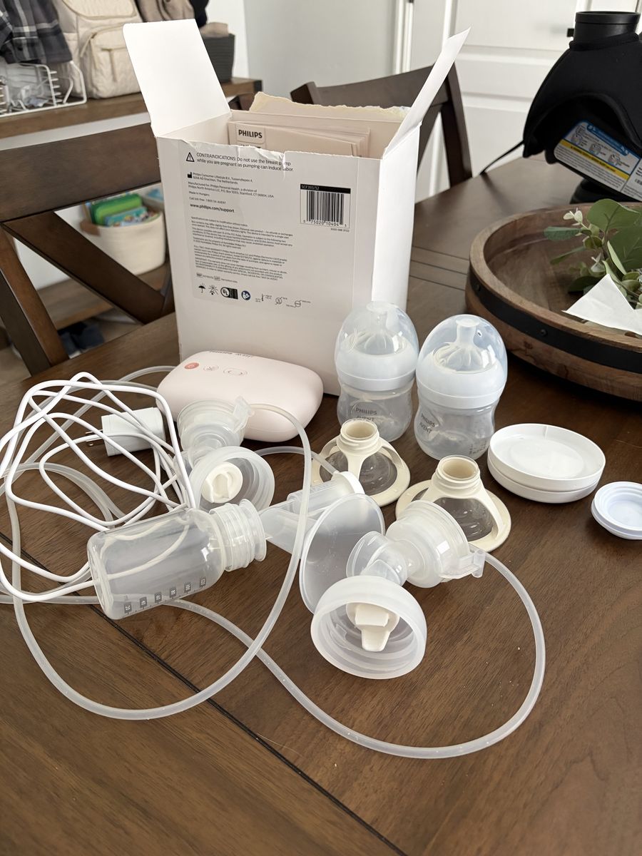 Philips Avent Double Electric Breast Pump with Bottles & Accessories