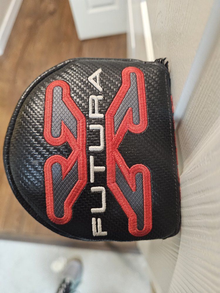 SCOTTY CAMERON FUTURA BROOMSTICK 45"