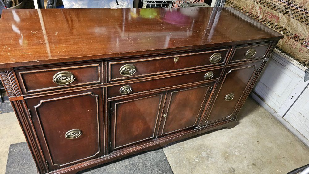 Bernhardt Furniture Co. Vintage mahogany Credenza / Buffet with Drawers
