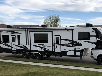 2108 Voltage 3805 Toyhauler