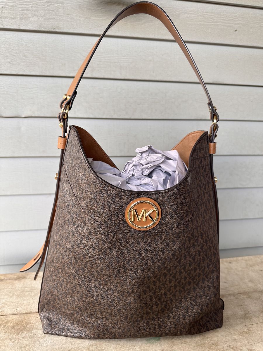 BRAND NEW MICHAEL HOBO BAG!