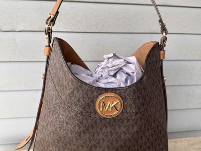BRAND NEW MICHAEL HOBO BAG!