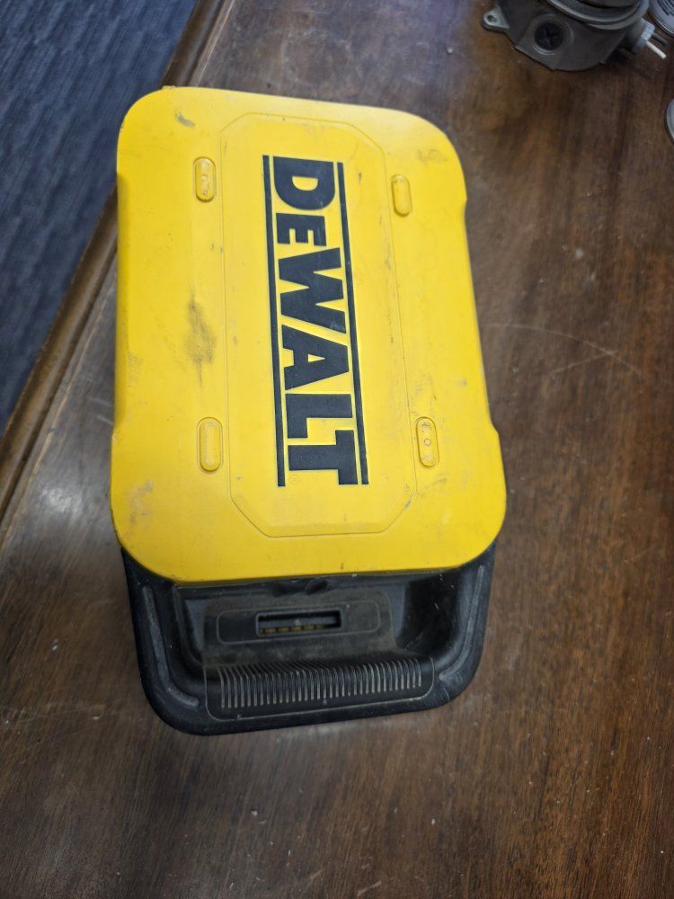 DEWALT Power Tool Battery Charger - Yellow/Black