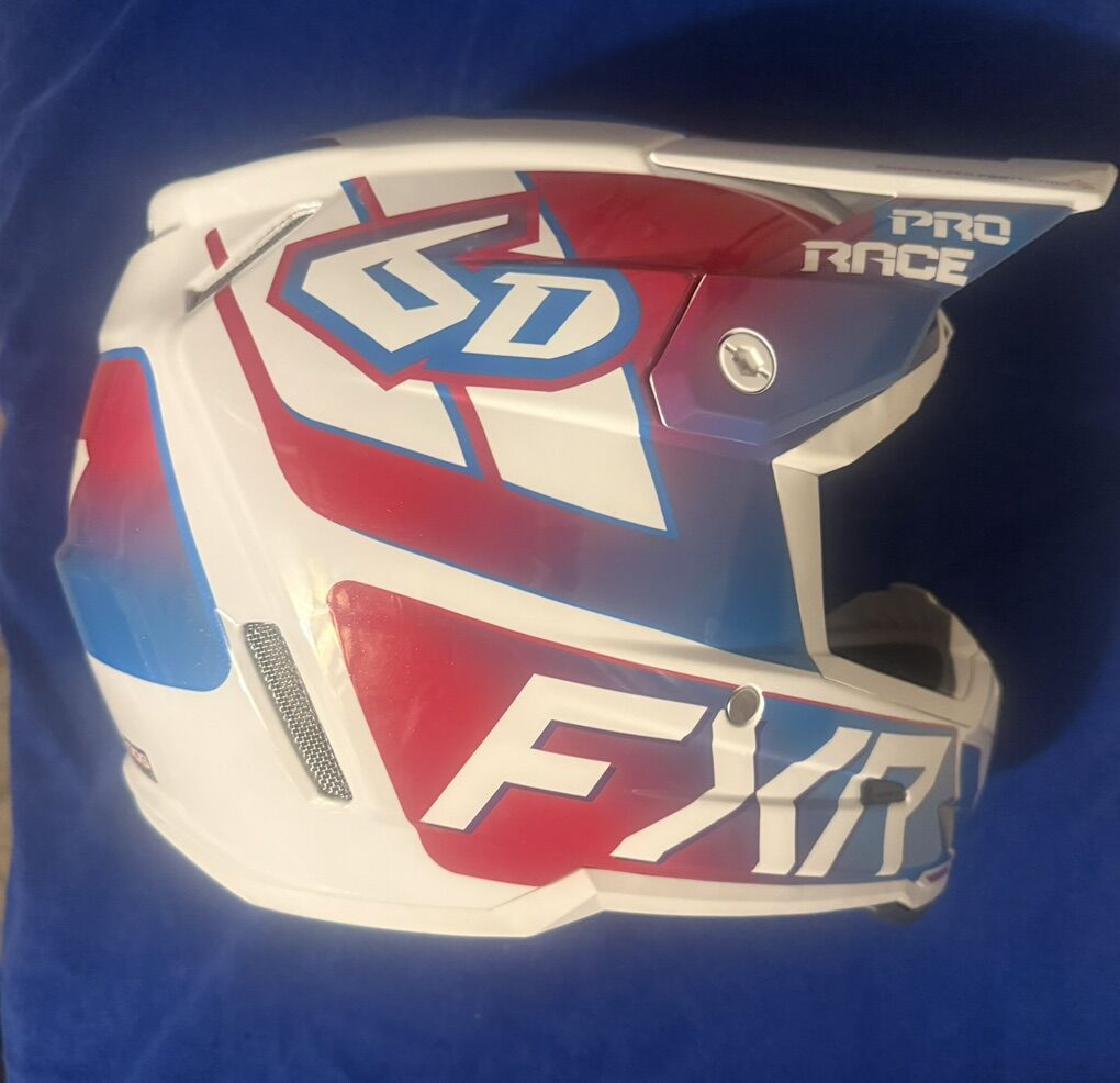 6D ATR-3 FXR small helmet Blue Razz / White