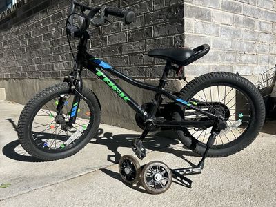 Trek Precaliber 16” with brake, training wheels and kickstand