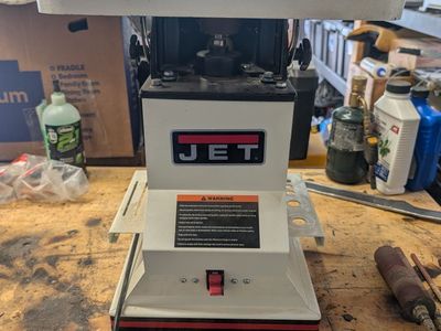 Jet oscillating spindle sander