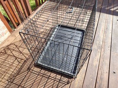 Large pet cage, collapses flat
