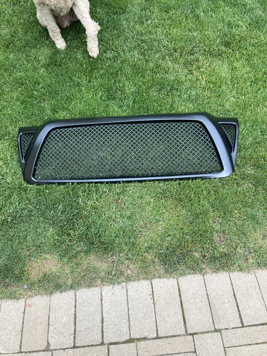 2005-2010 Tacoma grill.