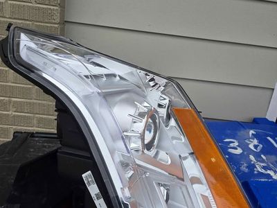 2010-2016 Cadillac SRX right headlight