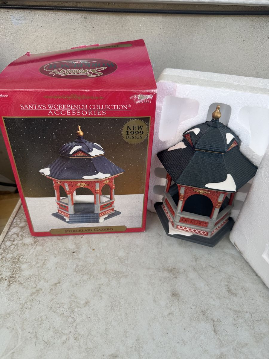 Santa's Workbench Collection Porcelain Gazebo Christmas Village Accessory 1999