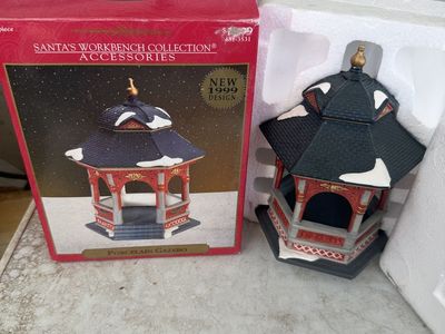 Santa's Workbench Collection Porcelain Gazebo Christmas Village Accessory 1999