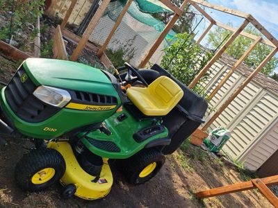 John Deere D130 100 Series 42" Riding Lawn Mower with Bagger, 45 Hours