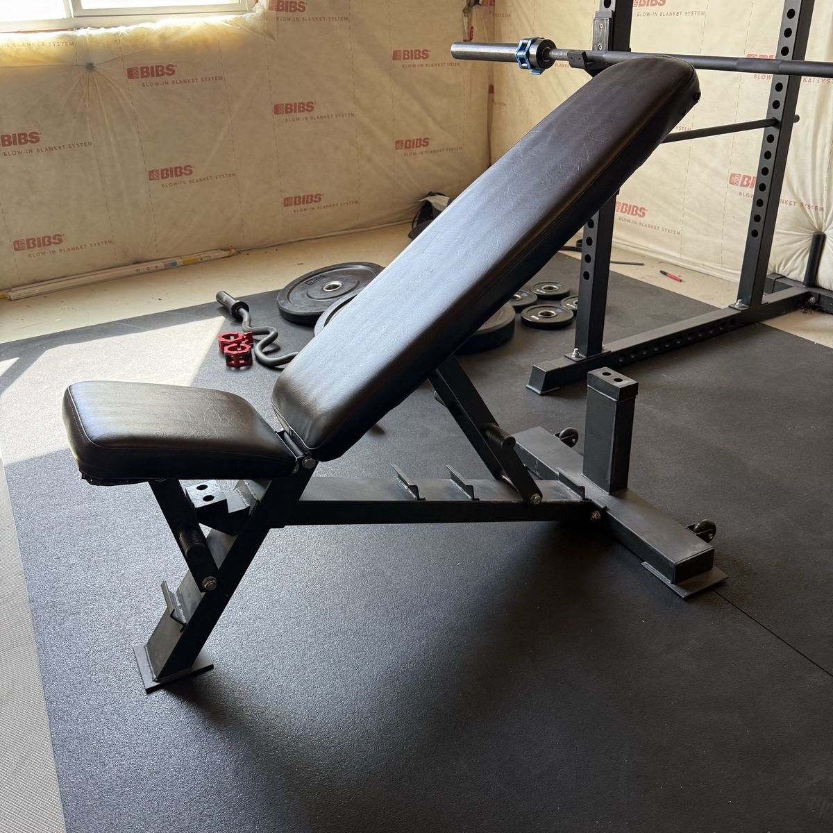 Heavy-Duty Adjustable Weight Bench