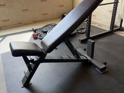 Heavy-Duty Adjustable Weight Bench