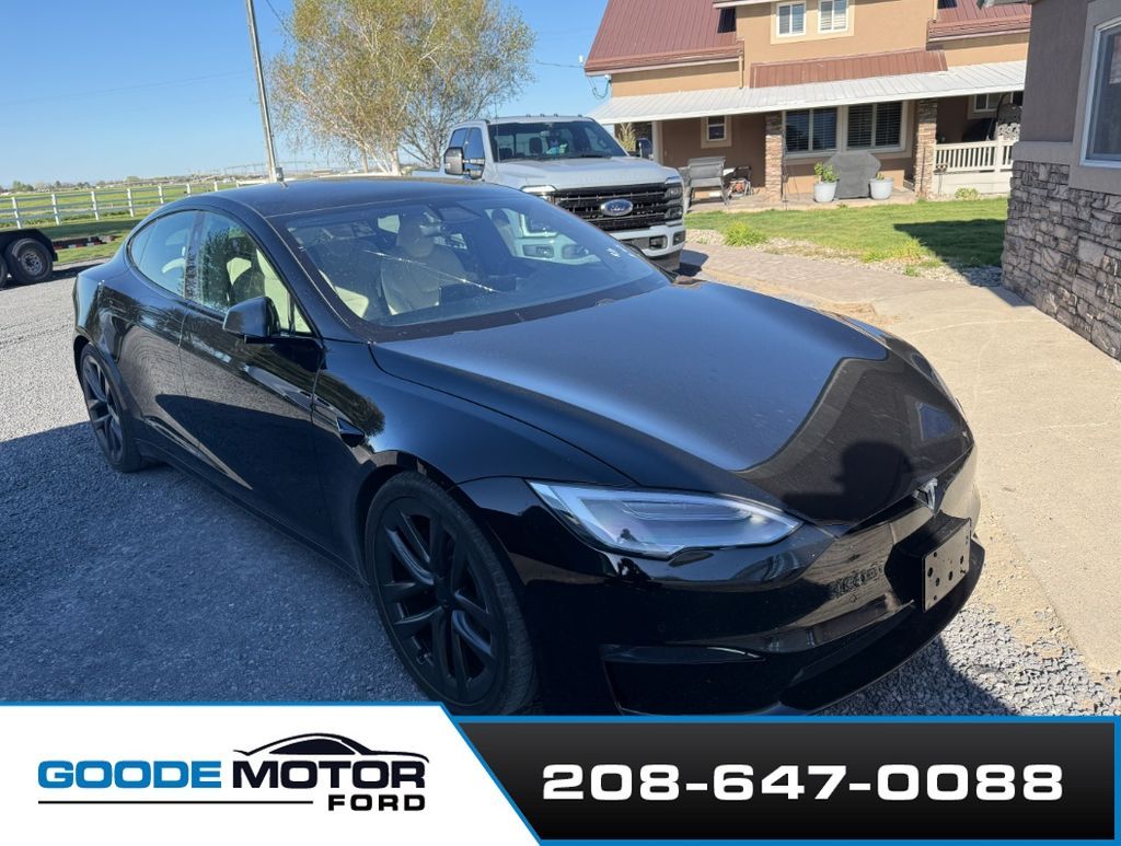 2022 Tesla Model S Base