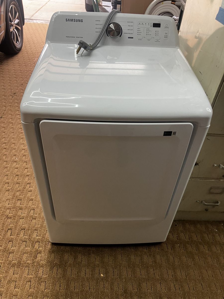 Samsung 7.2 cu. ft. Vented Electric Dryer in White with Sensor Dry