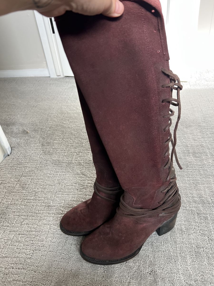 *RARE* Freebird Women's Wine Suede Knee-High Lace-Up Boots - Size 9