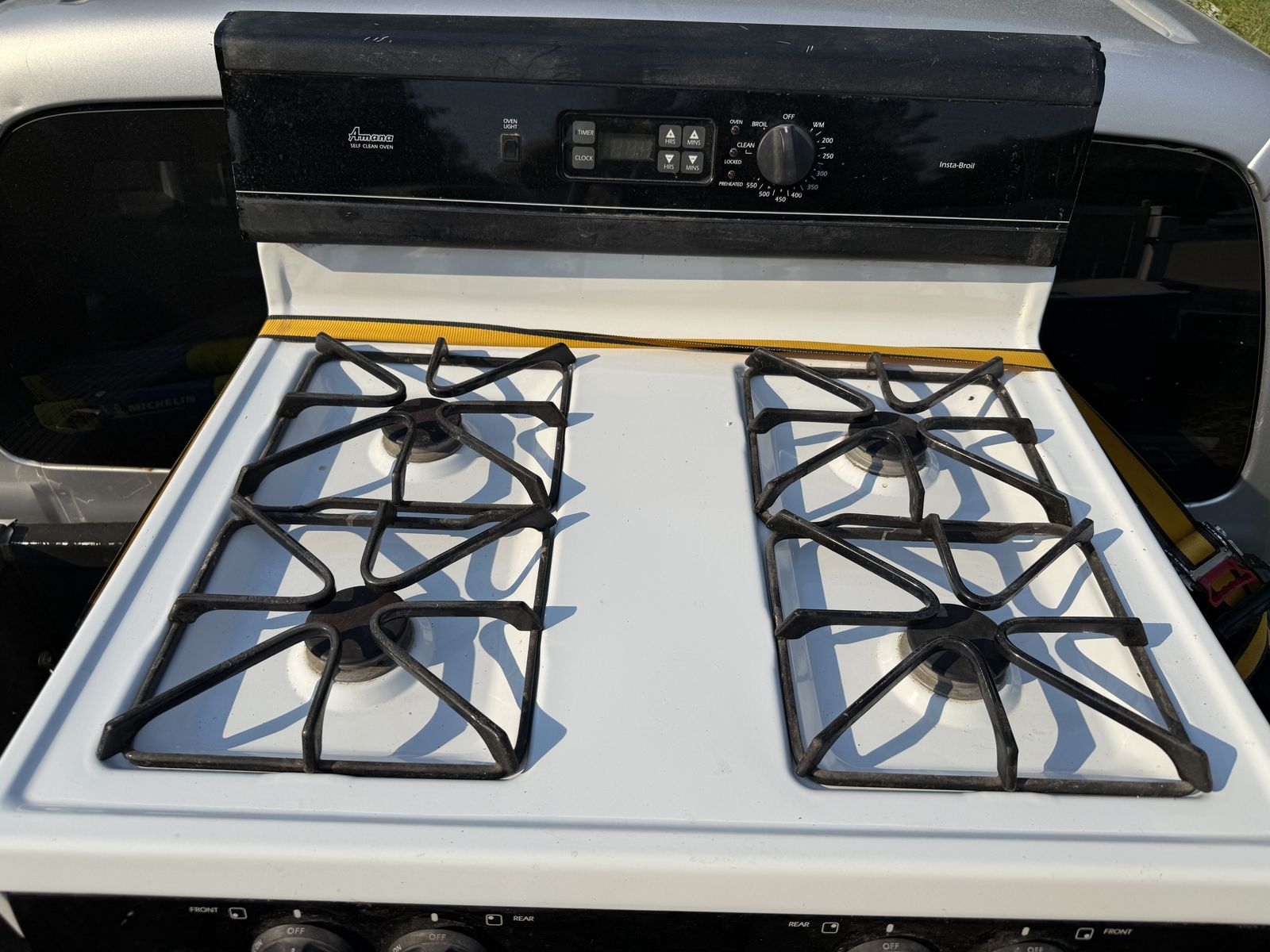Amana ARGR702W 30" White Gas LP Propane Range Oven with 4 Burners, Self-Cleaning