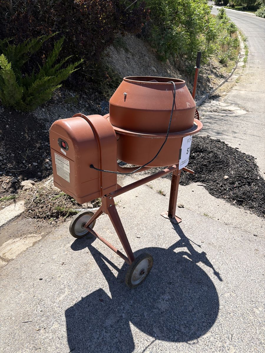 Cement mixer