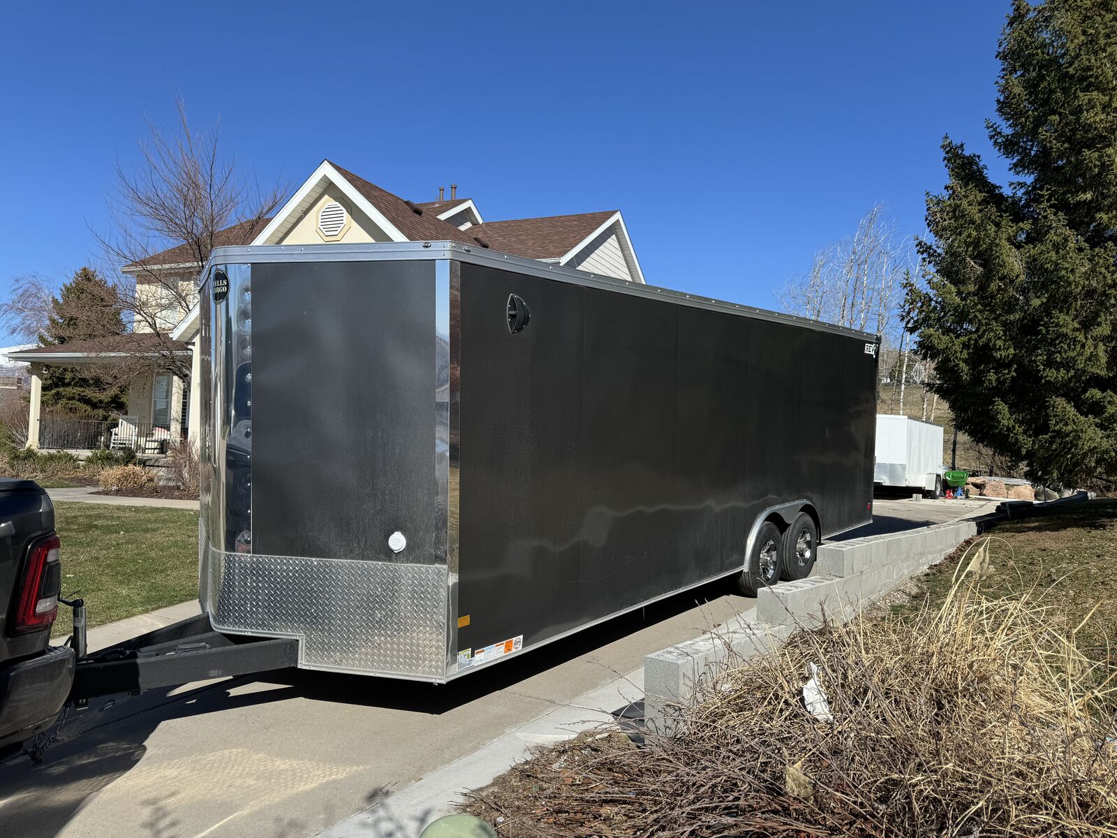 Wells Cargo REVV8524T3 (2022) racing trailer