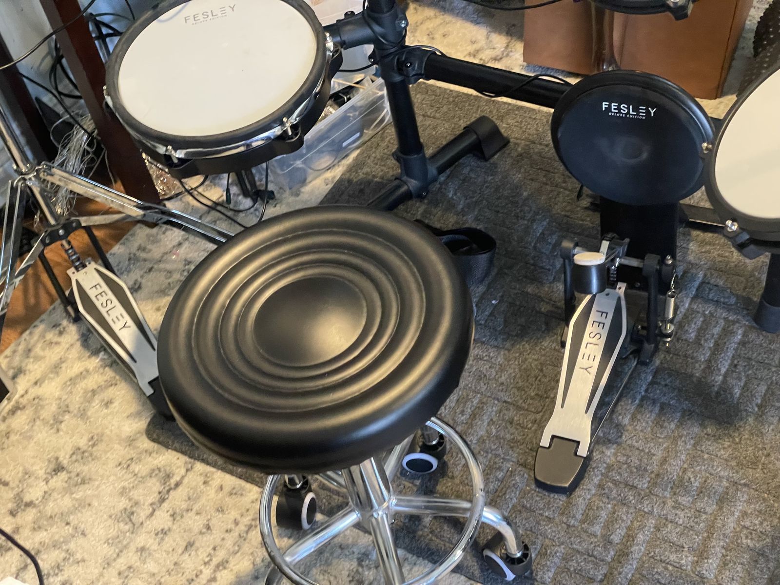 Round stool with Wheels, Rotation Bar Stool (Drummer's chair)
