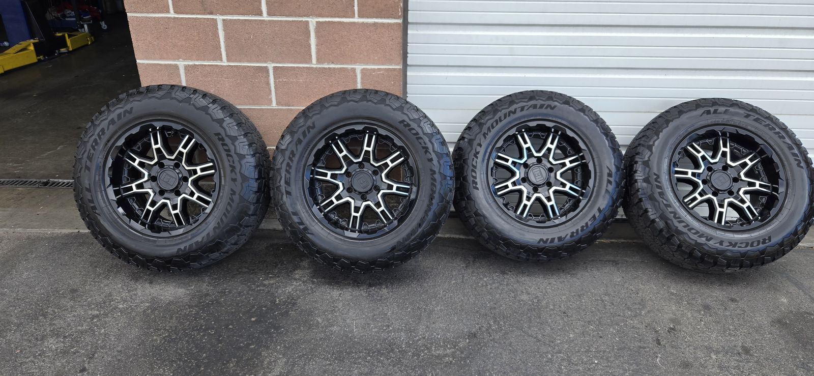 SET OF 4 LT TRUCK WHEELS AND TIRES 6 LUG