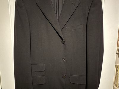 Gucci Men's Black Wool Blazer - Made in Italy, Single-Breasted, Gucci Engraved Buttons, Size 42