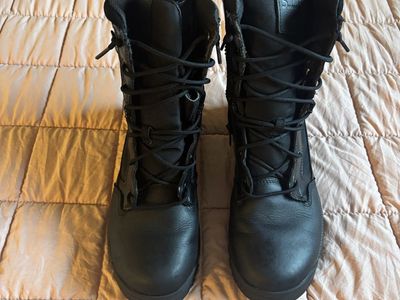 5+11 military boots for men size 11” in superb condition with laces and side zipper check all pictures 40.00 cash only