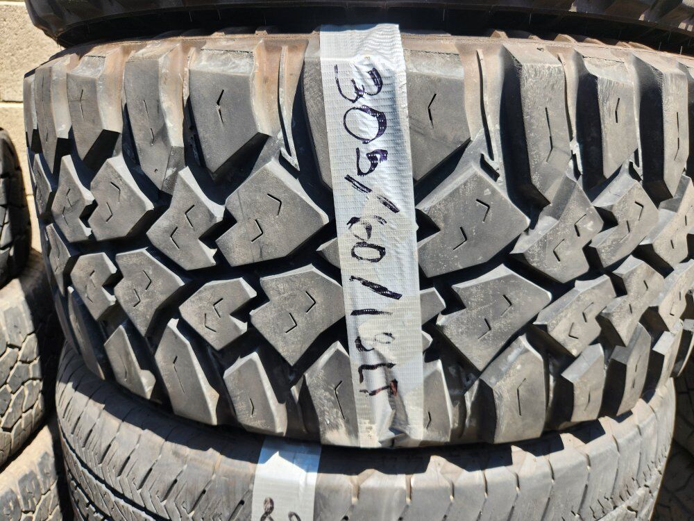 305/60r18 Mickey Thompson mt