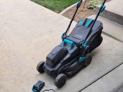 Electric cordless lawnmower