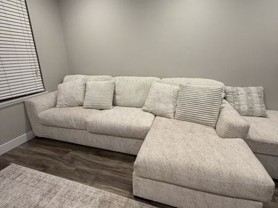 Spacious Beige/Cream Sectional Sofa with Reversible Chaise - Excellent Condition
