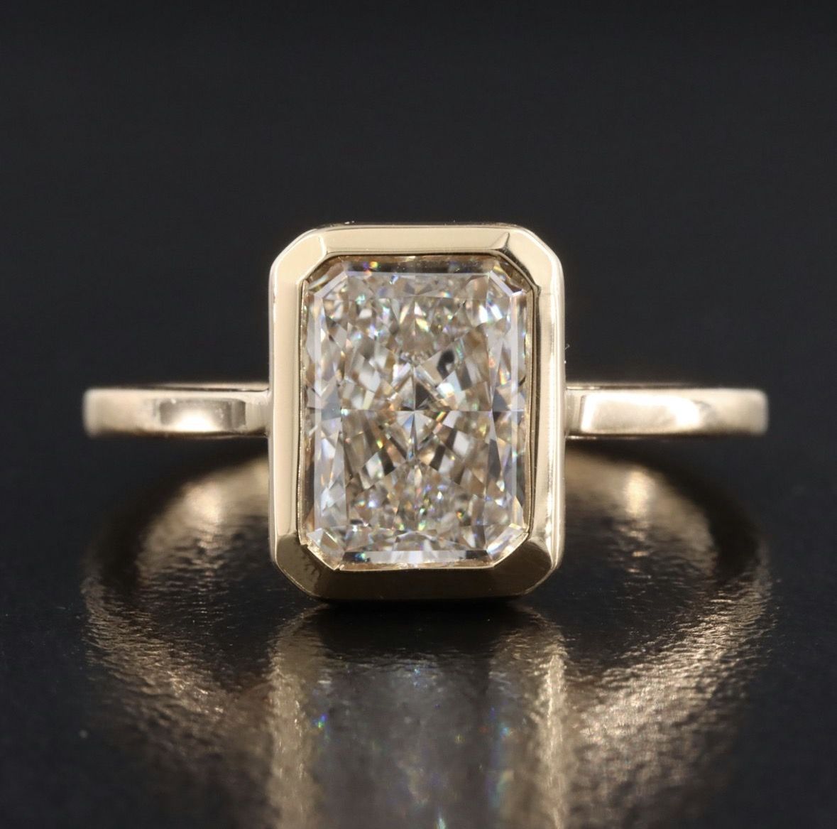 18K 1.99 CT Lab Grown Diamond Solitaire Ring with IGI Report