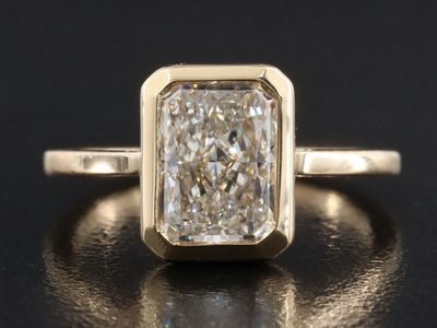 18K 1.99 CT Lab Grown Diamond Solitaire Ring with IGI Report