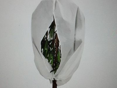 Large Plant Fleece Cover Set of 2 White 100% Polypropylene Zippered Fabric - New