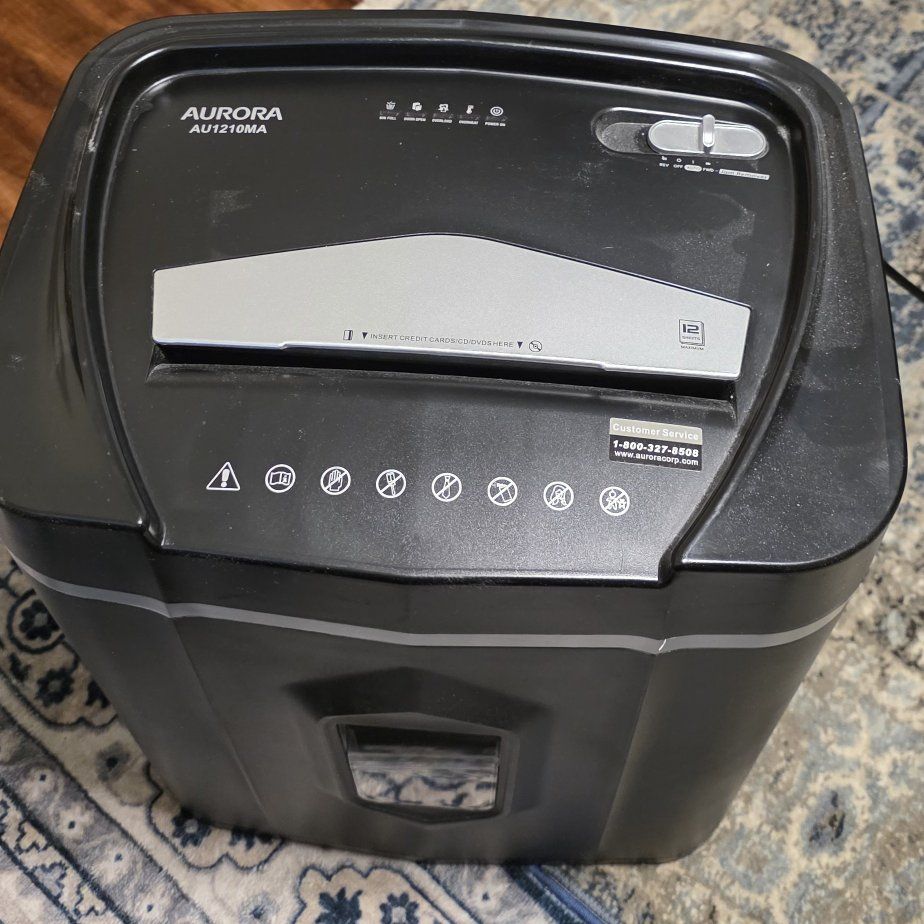 Aurora AU1210MA paper shredder