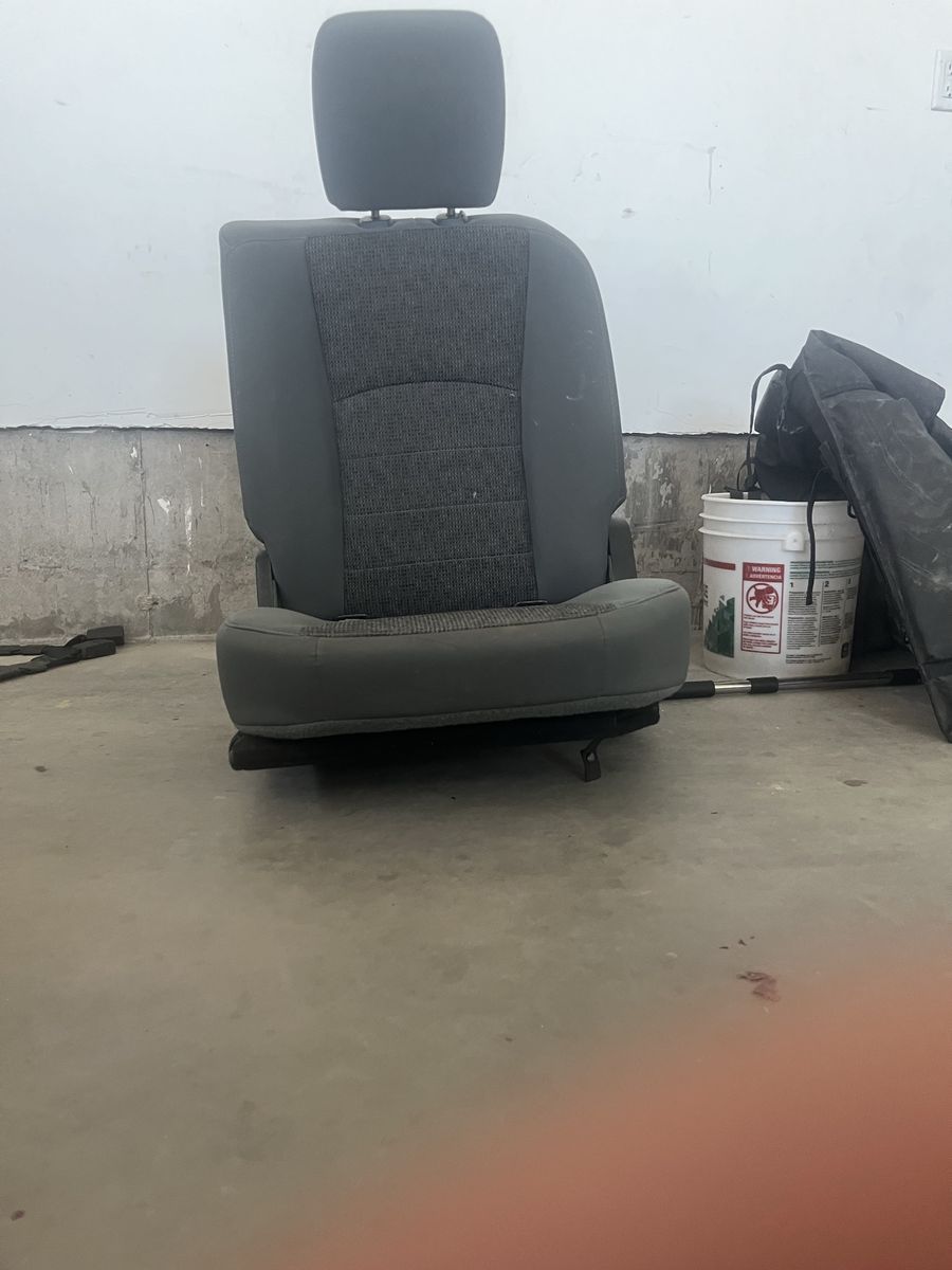 Single back seat for ram 1500