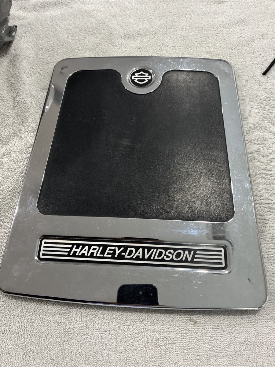 Harley Davidson Genuine H-D Tour-Pak Lid Accent PN# 53911-01 - Used