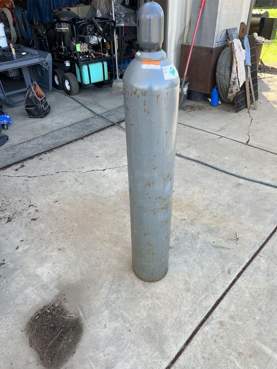 Carbon dioxide bottle