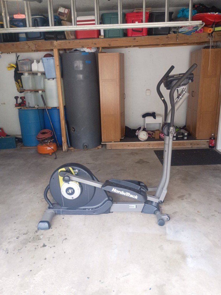 Elliptical Nordictrack CX1000