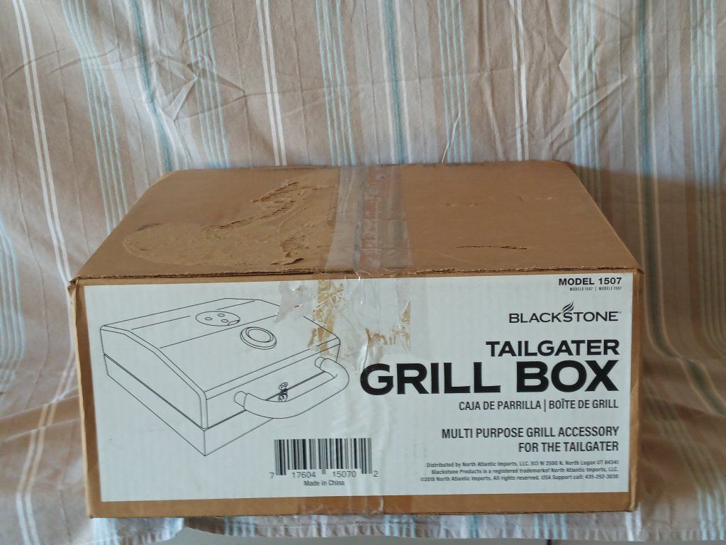 Blackstone Tailgater Grill Box.