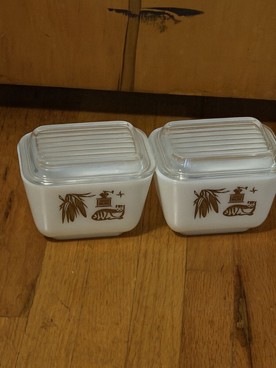 2 Pyrex Early American Refrigerator dish with lids