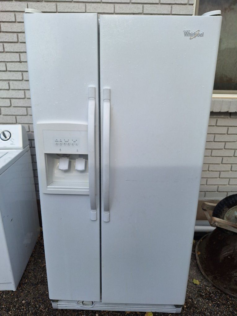Whirlpool Side-by-Side Refrigerator with Water and Ice Dispenser - White