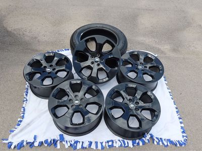 2021 Land Rover Defender OEM Factory Wheels – Excellent Condition