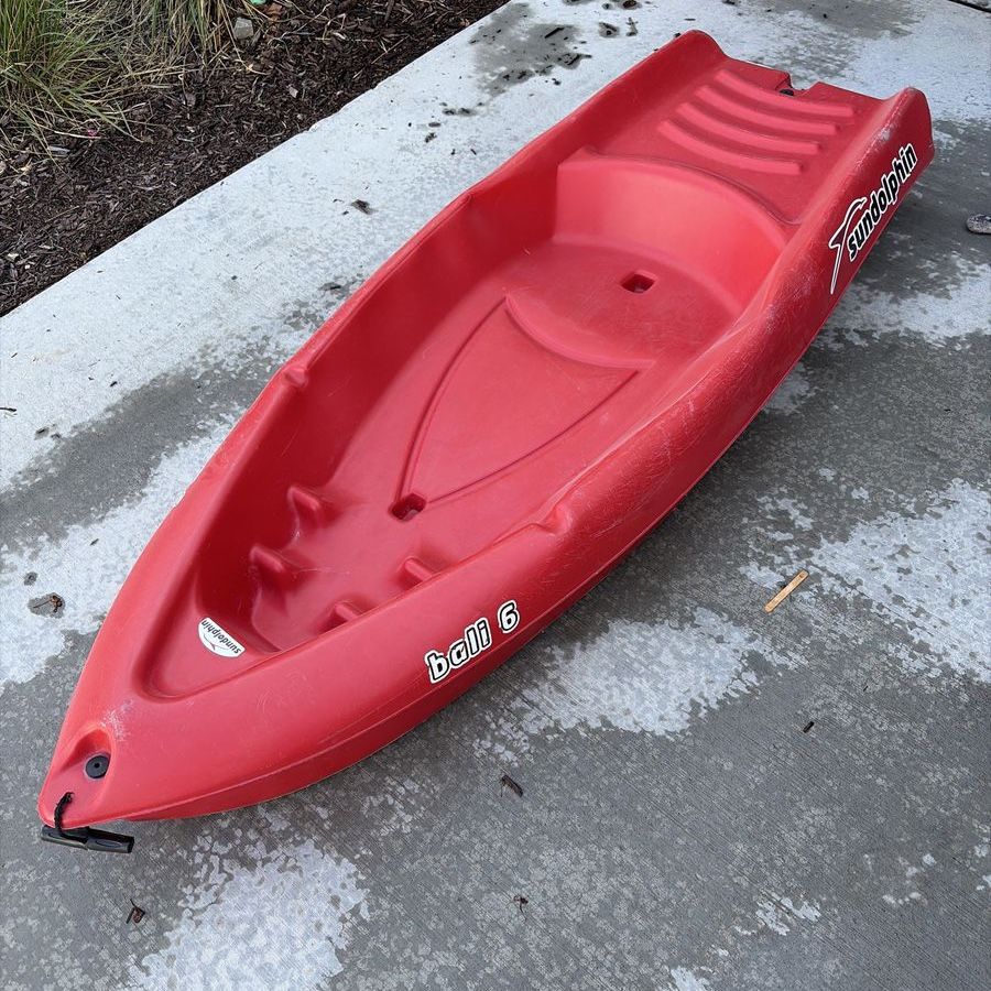 Sun Dolphin Kayak 6’