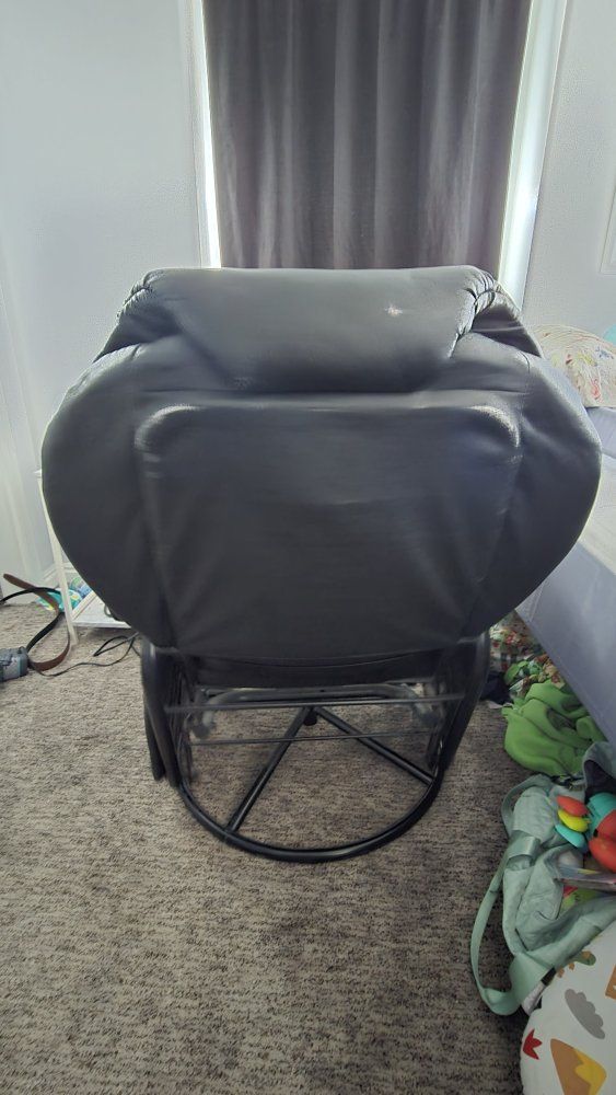 Main image 6