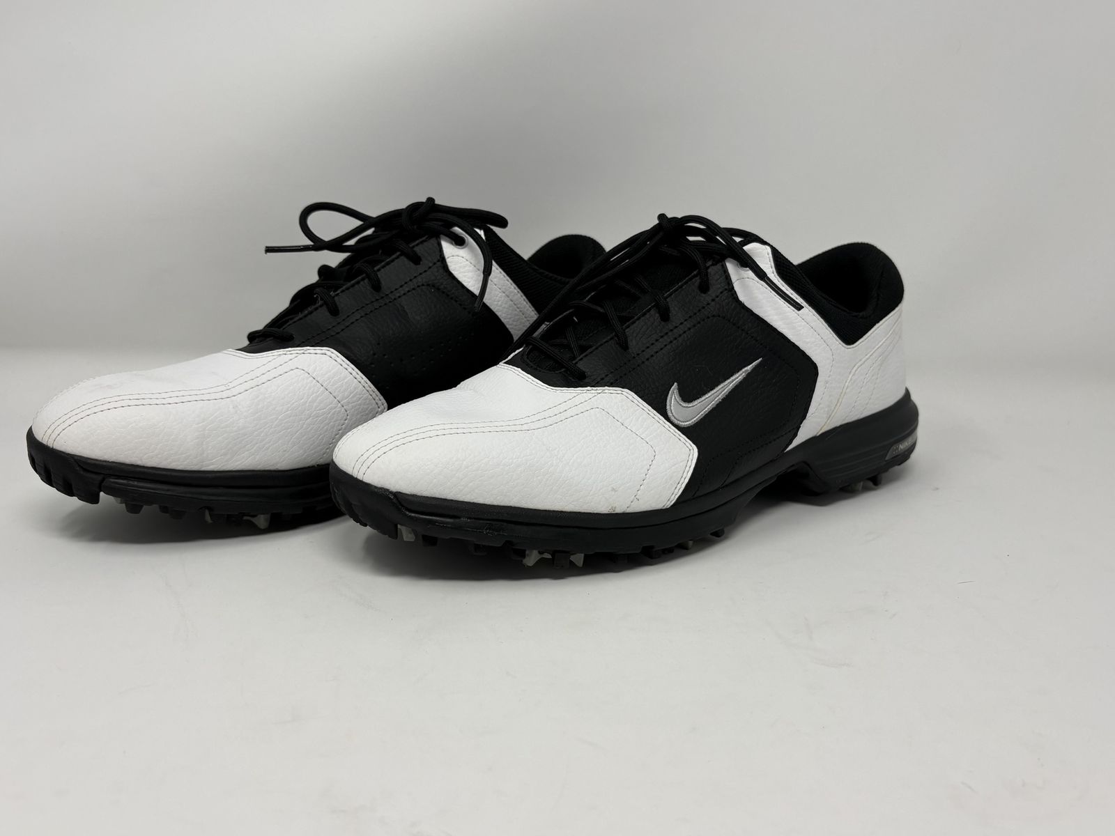 Nike Golf Shoes Size 10 - Black & White