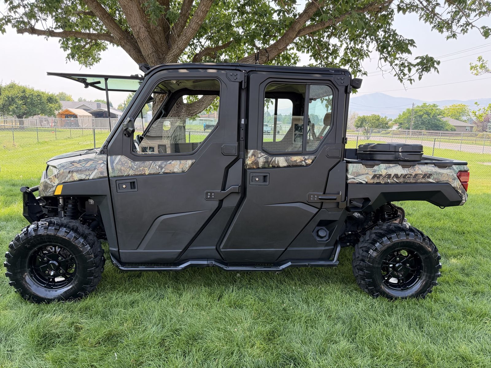 2023 Polaris Ranger Crew 1000 Ultimate crew 4-Door Camo Utility Vehicle - Off-Road Ready, Excellent Condition