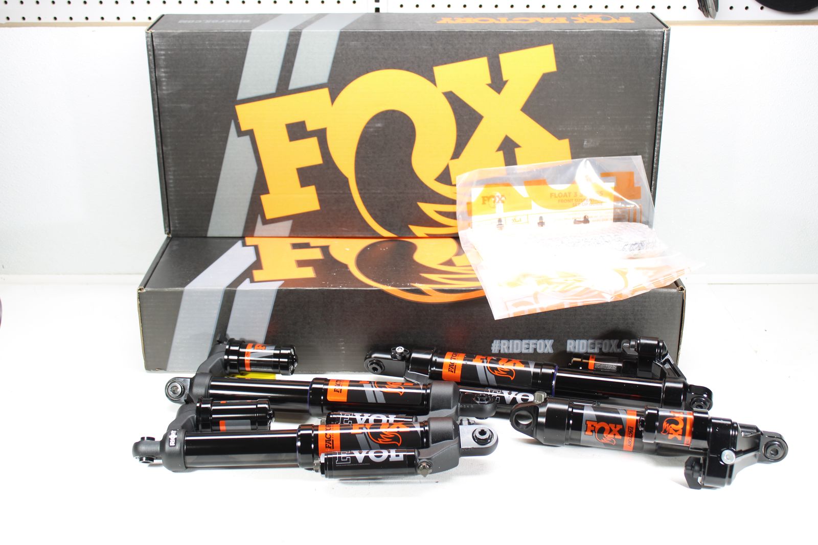 Complete set Matryx RMK front and rear FOX Float Factory Race Series EVOL QS3R with rear lockout Polaris